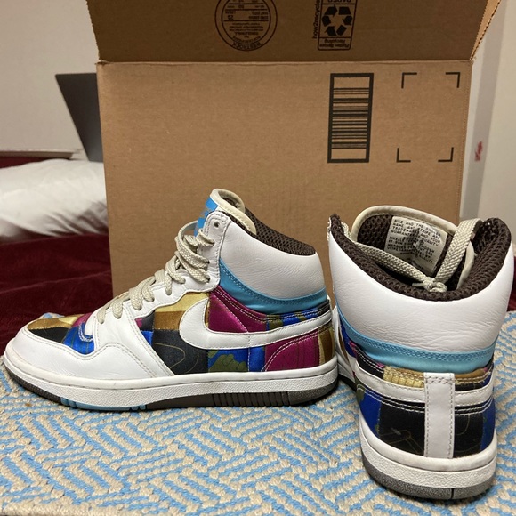 Nike Women's Court Force Hi Premium barely worn! - Picture 4 of 6